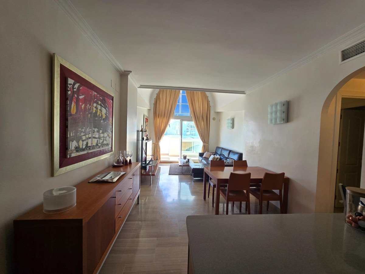 2 Bed Middle Floor Apartment in Benalmadena