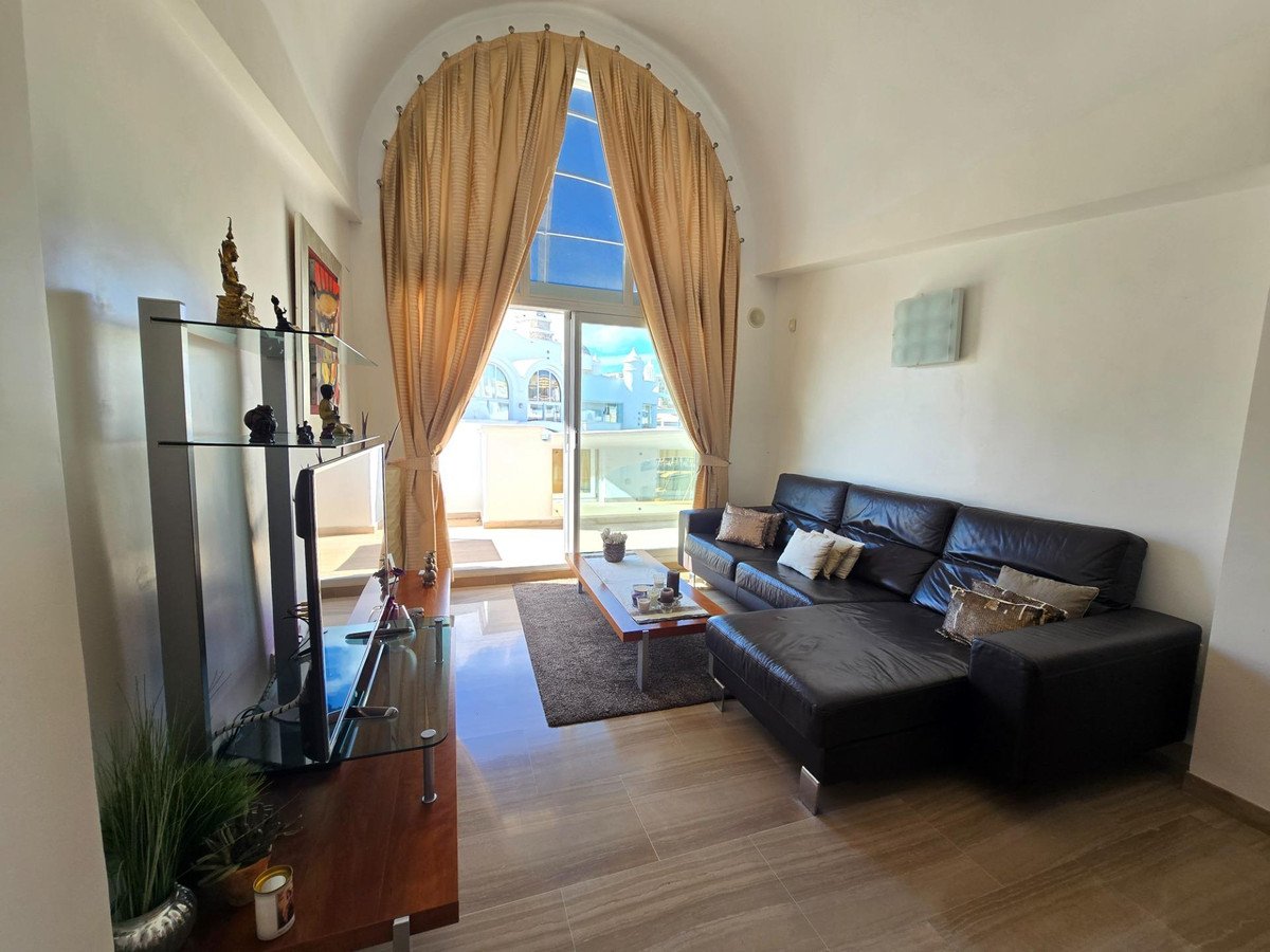 2 Bed Middle Floor Apartment in Benalmadena