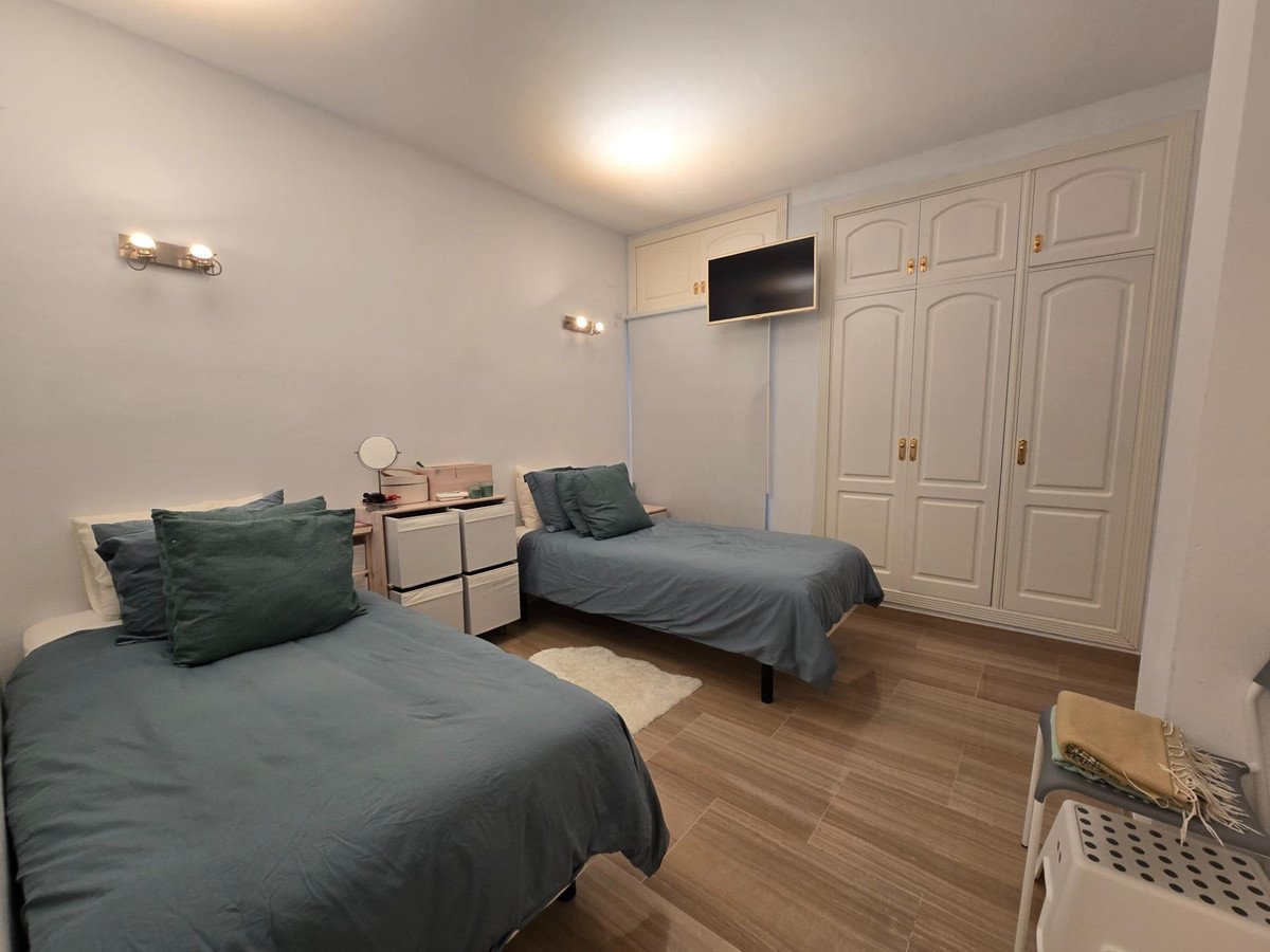 2 Bed Middle Floor Apartment in Benalmadena