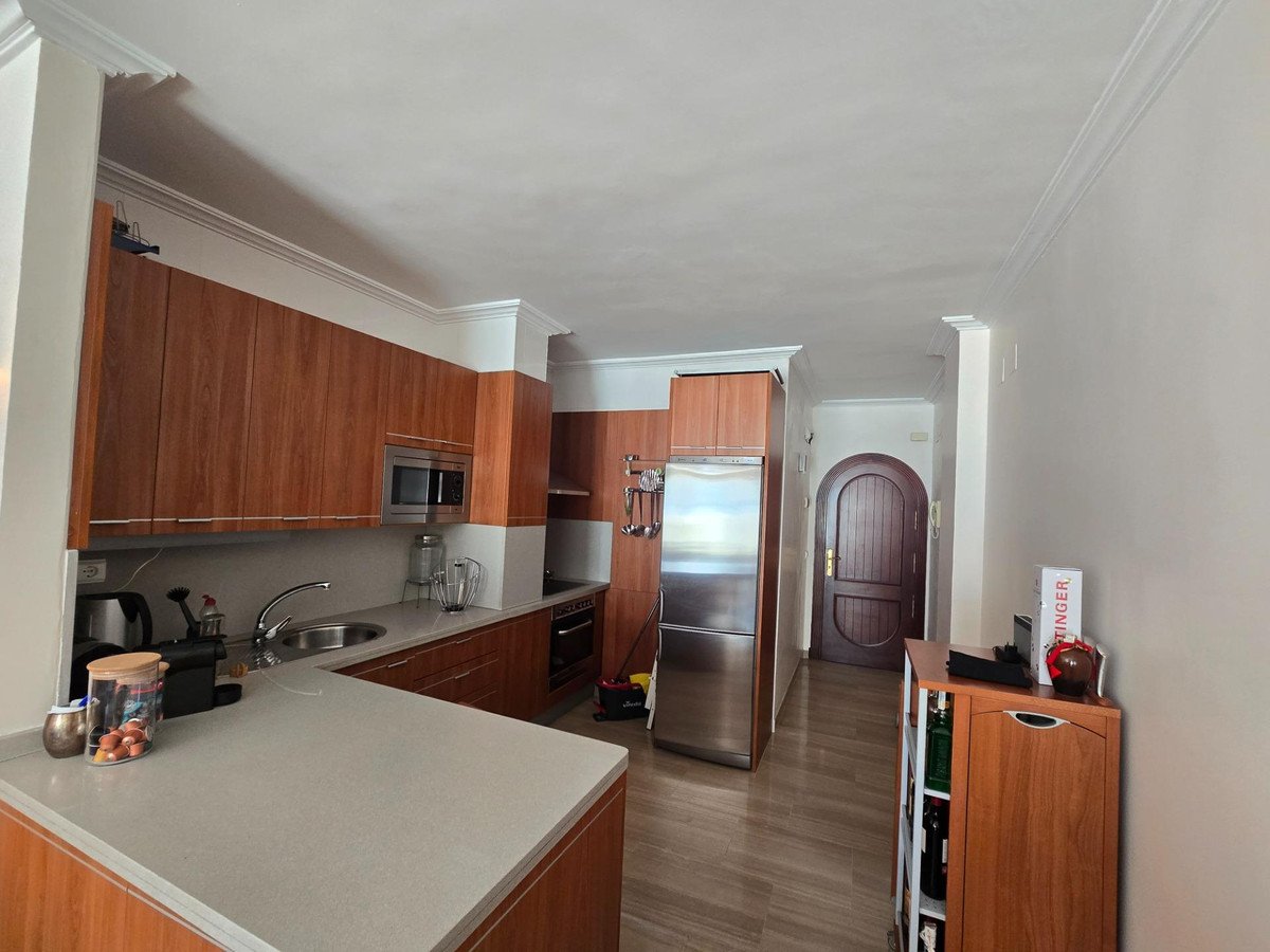 2 Bed Middle Floor Apartment in Benalmadena