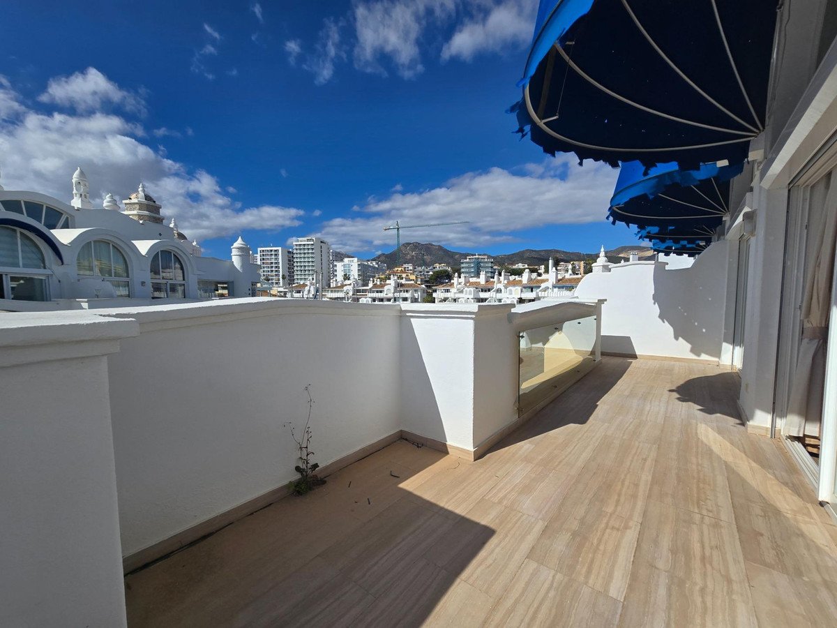 2 Bed Middle Floor Apartment in Benalmadena