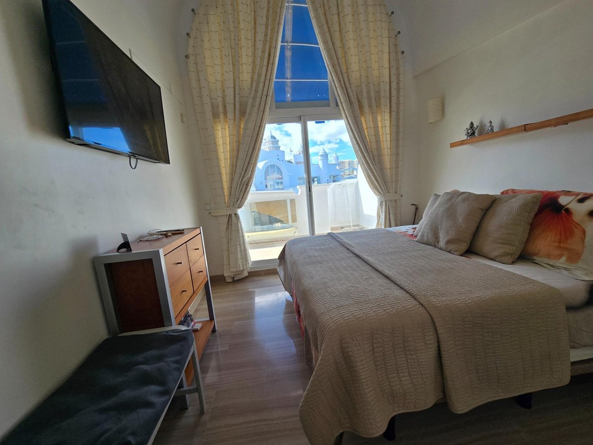 2 Bed Middle Floor Apartment in Benalmadena