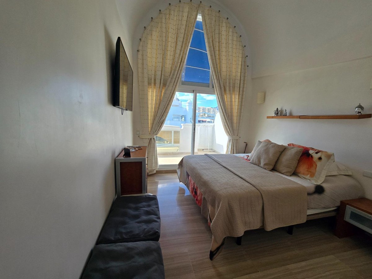 2 Bed Middle Floor Apartment in Benalmadena