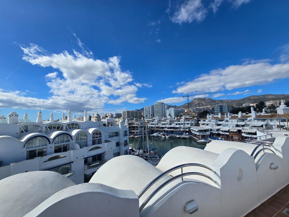 2 Bed Middle Floor Apartment in Benalmadena