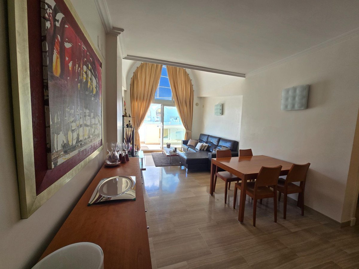2 Bed Middle Floor Apartment in Benalmadena