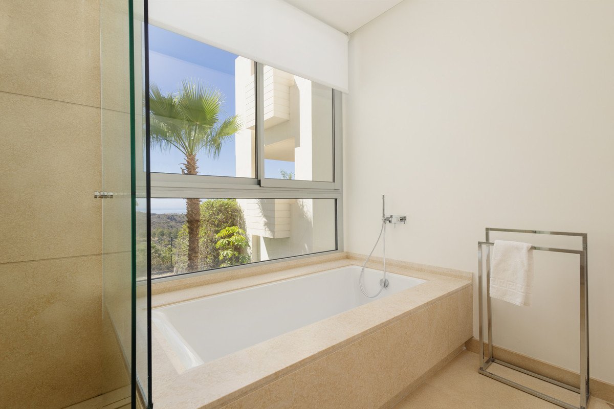 4 Bed Duplex in Benahavís