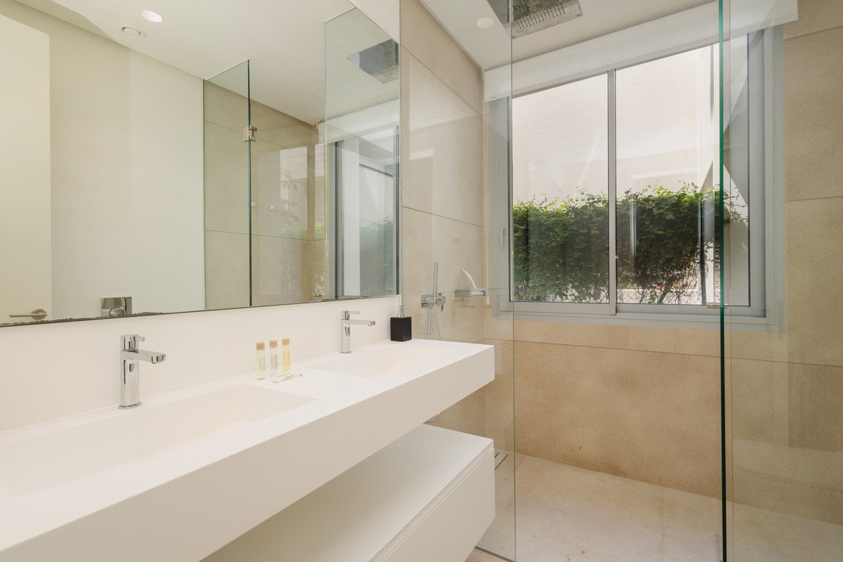 4 Bed Duplex in Benahavís