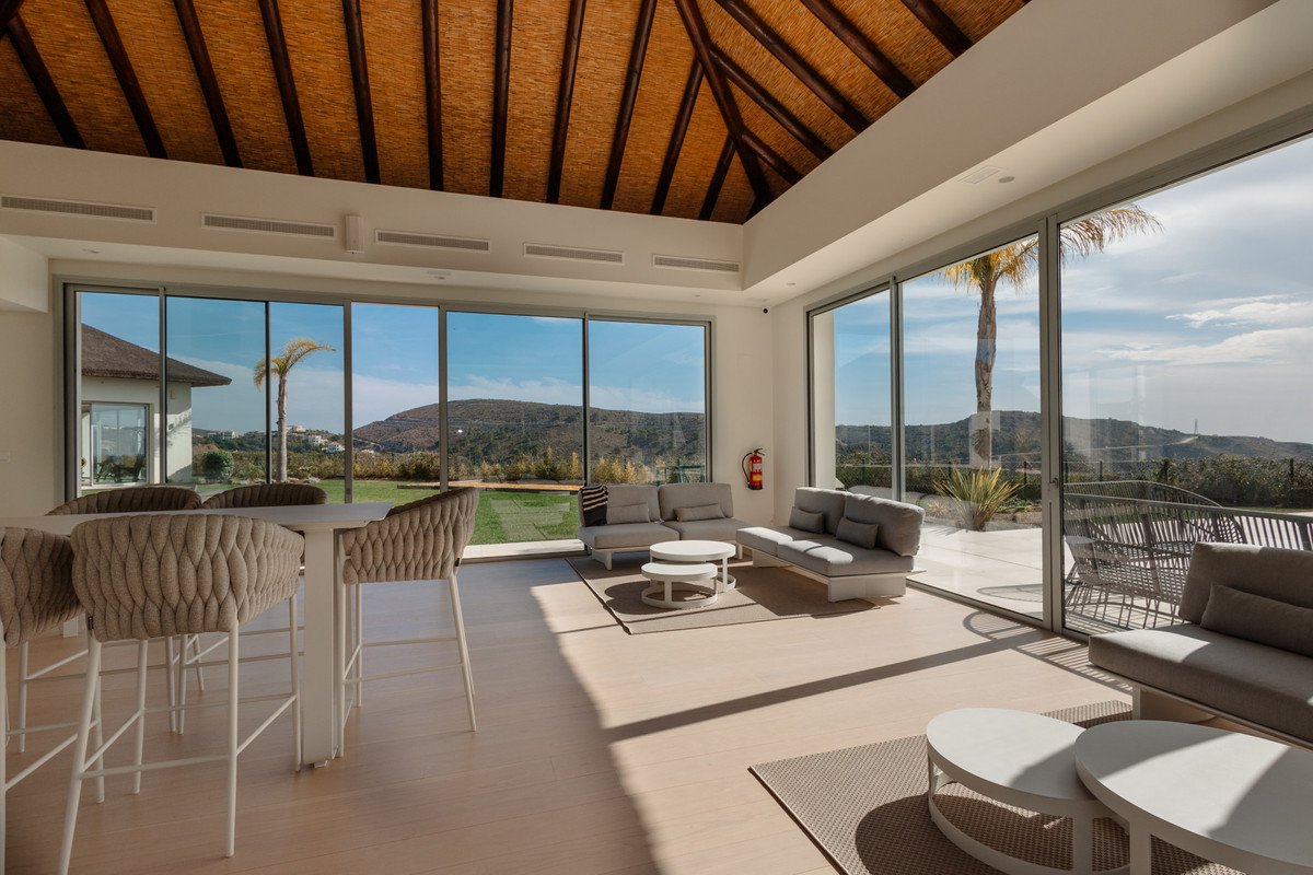 4 Bed Duplex in Benahavís