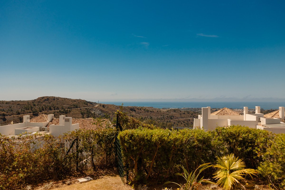 4 Bed Duplex in Benahavís