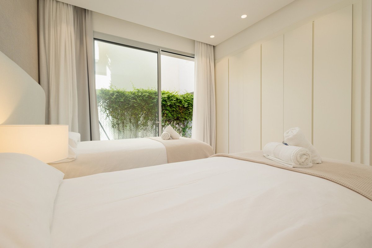 4 Bed Duplex in Benahavís