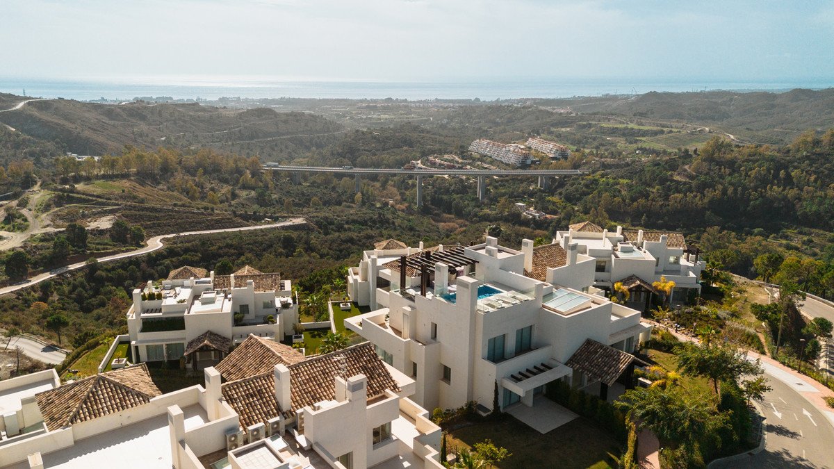 4 Bed Duplex in Benahavís