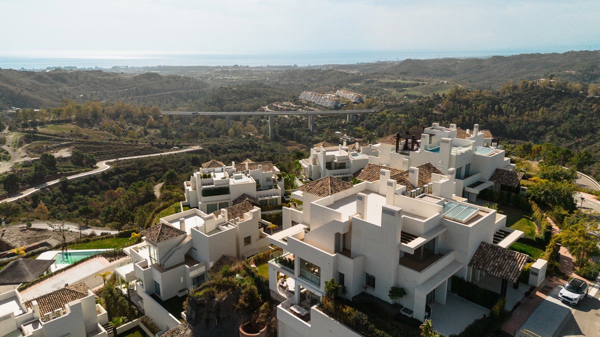 4 Bed Duplex in Benahavís
