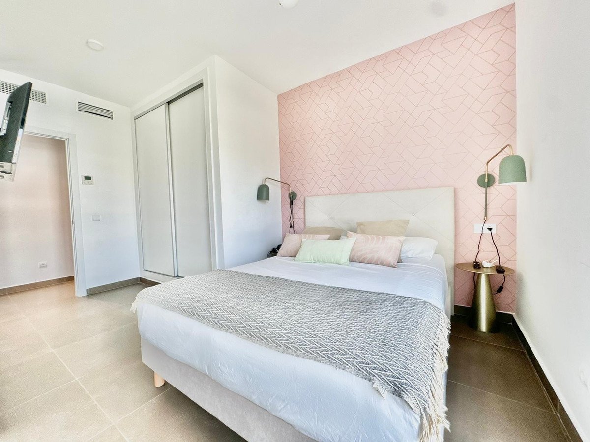 3 Bed Middle Floor Apartment in Puerto Banús