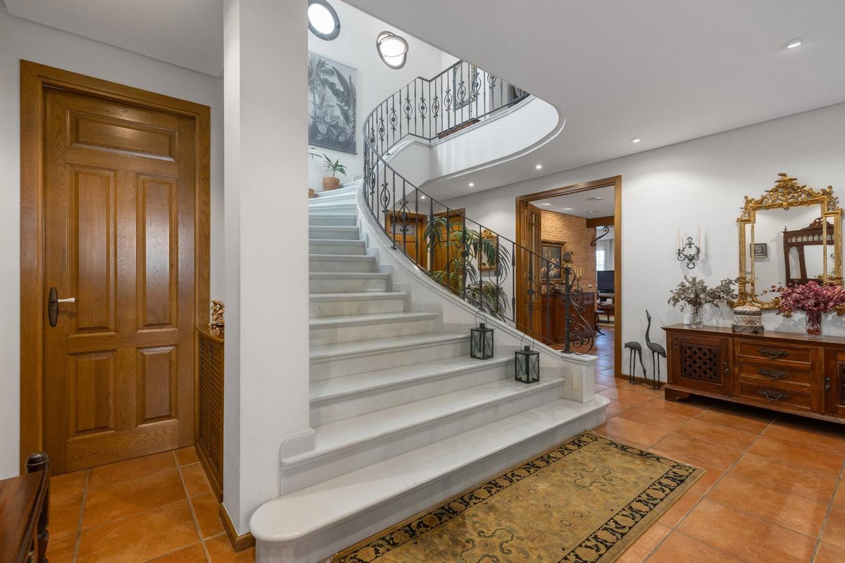 6 Bed Detached Villa in Torrevieja
