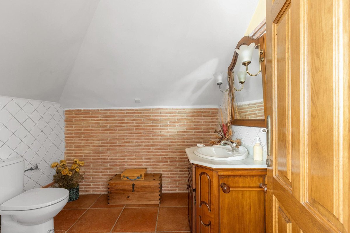6 Bed Detached Villa in Torrevieja