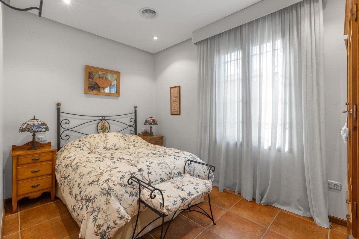 6 Bed Detached Villa in Torrevieja