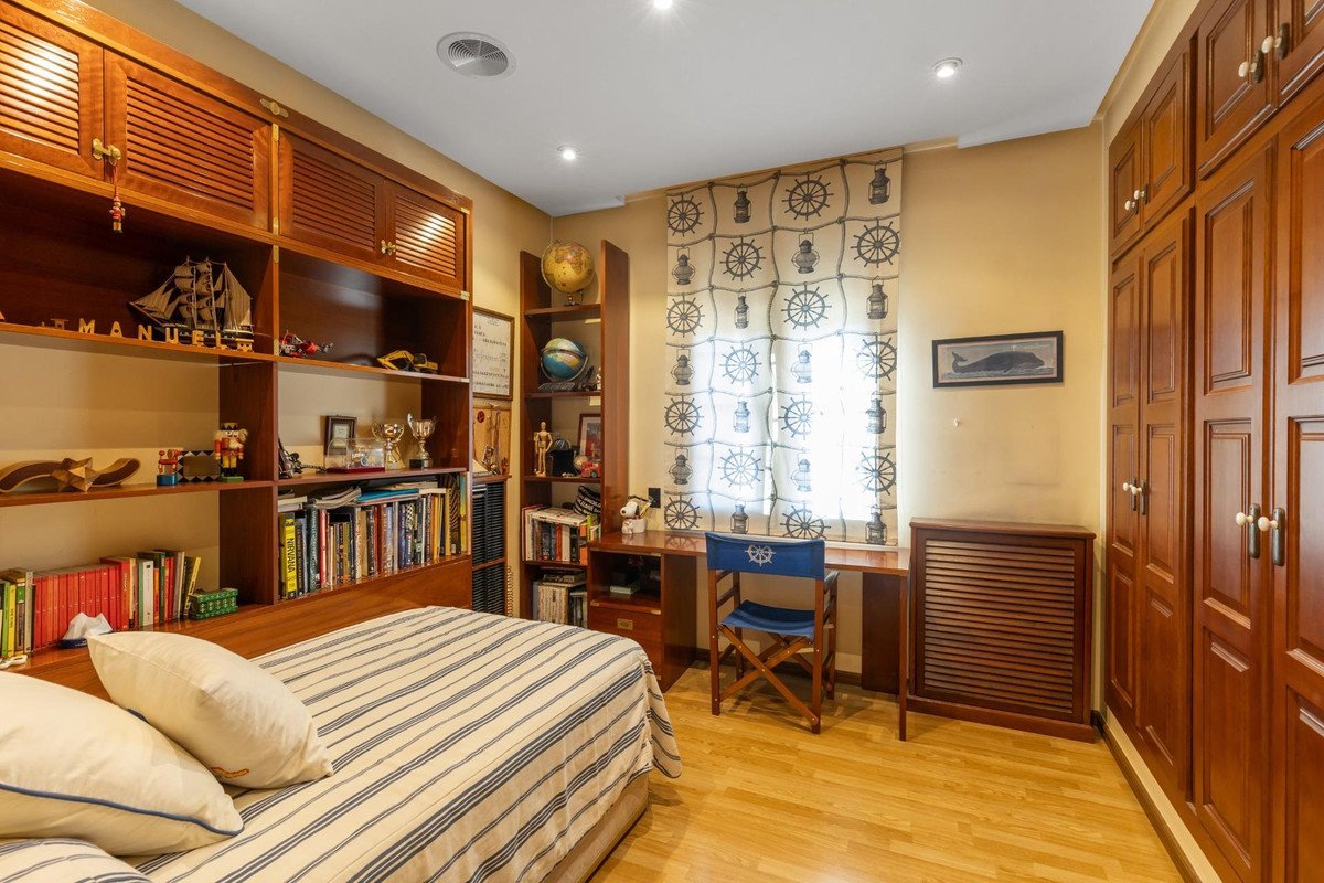 6 Bed Detached Villa in Torrevieja