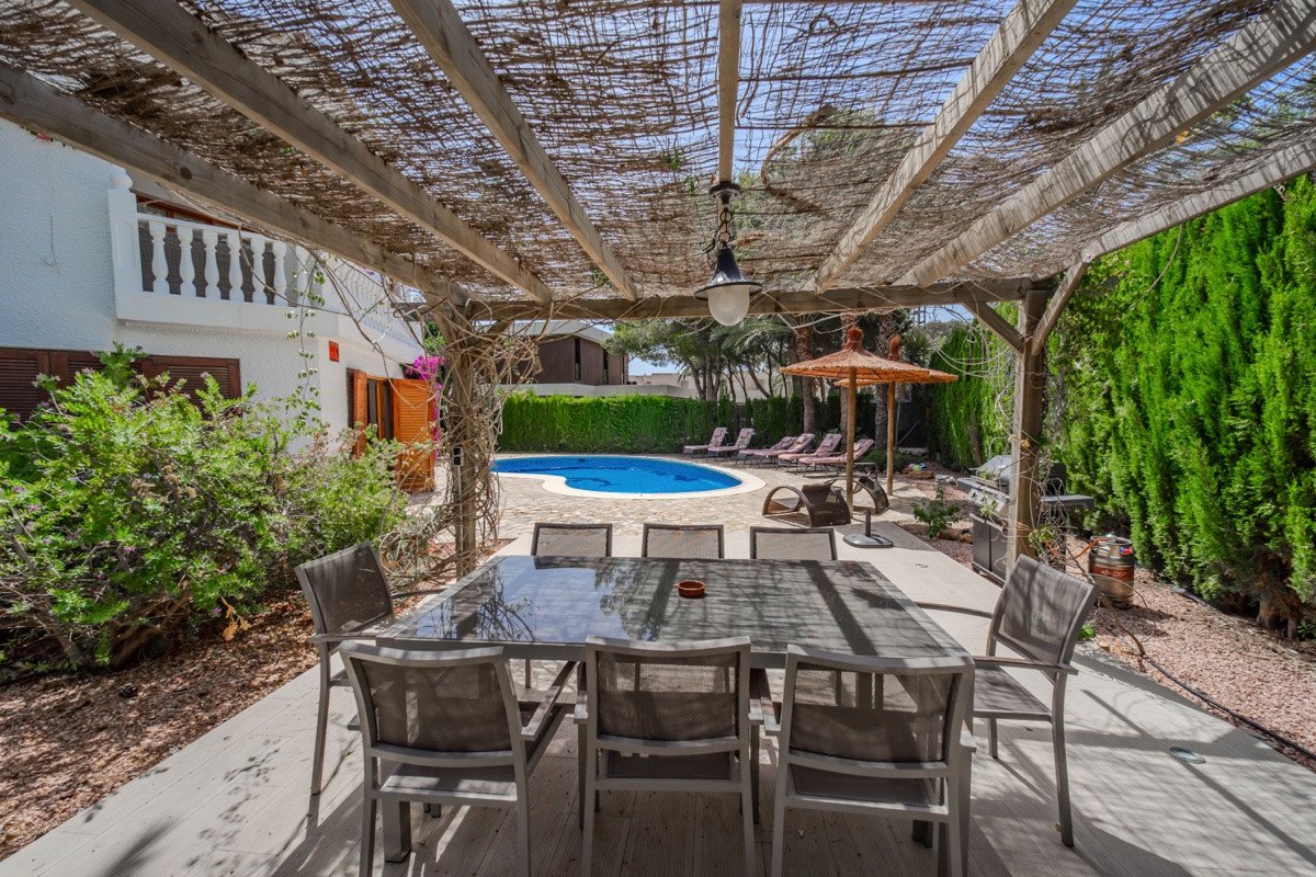 4 Bed Detached Villa in Cabo Roig