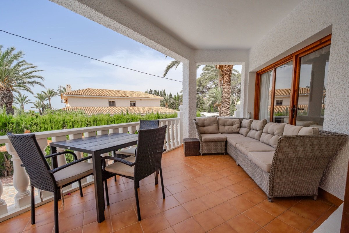 4 Bed Detached Villa in Cabo Roig