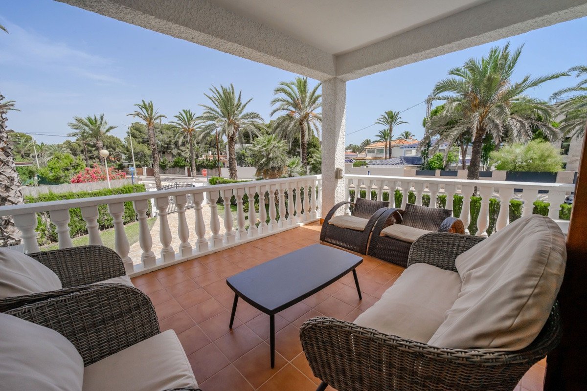 4 Bed Detached Villa in Cabo Roig