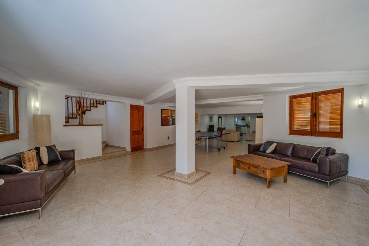 4 Bed Detached Villa in Cabo Roig