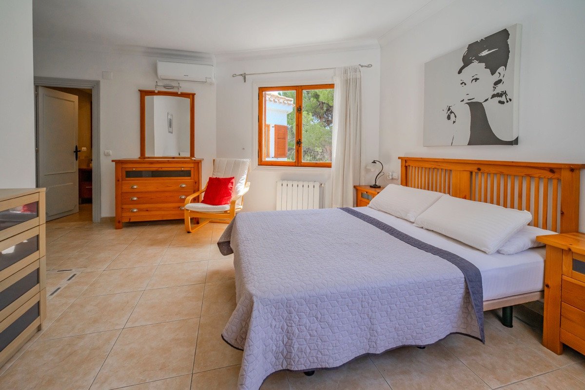 4 Bed Detached Villa in Cabo Roig