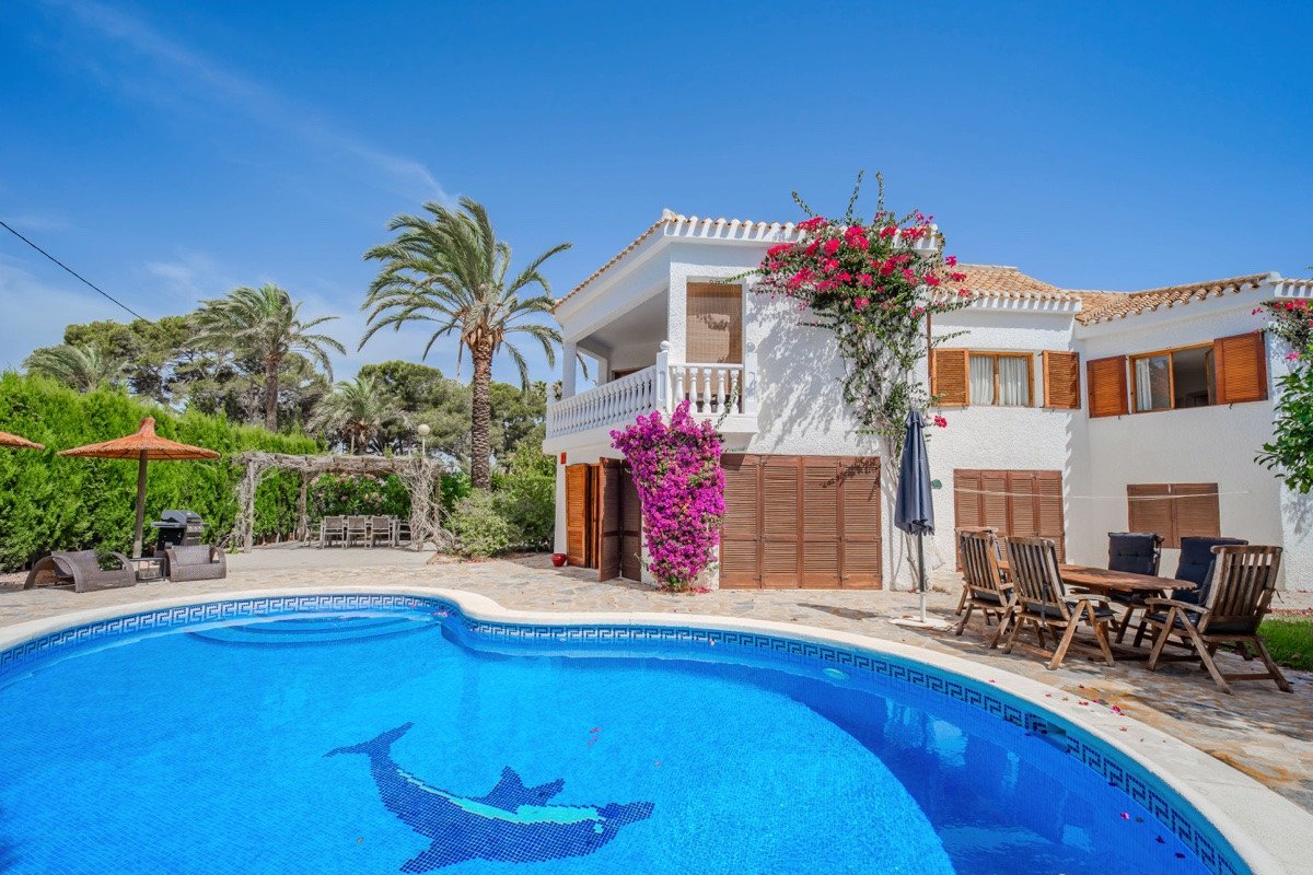 4 Bed Detached Villa in Cabo Roig