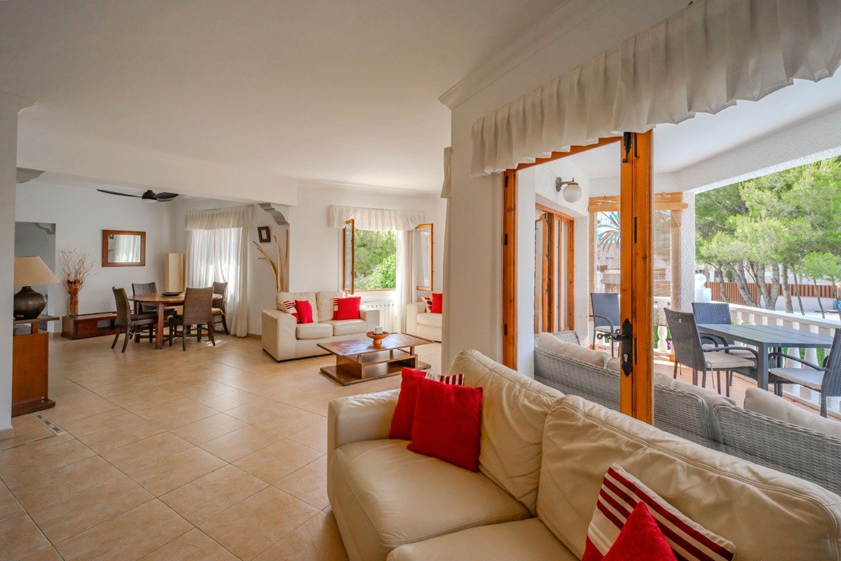 4 Bed Detached Villa in Cabo Roig