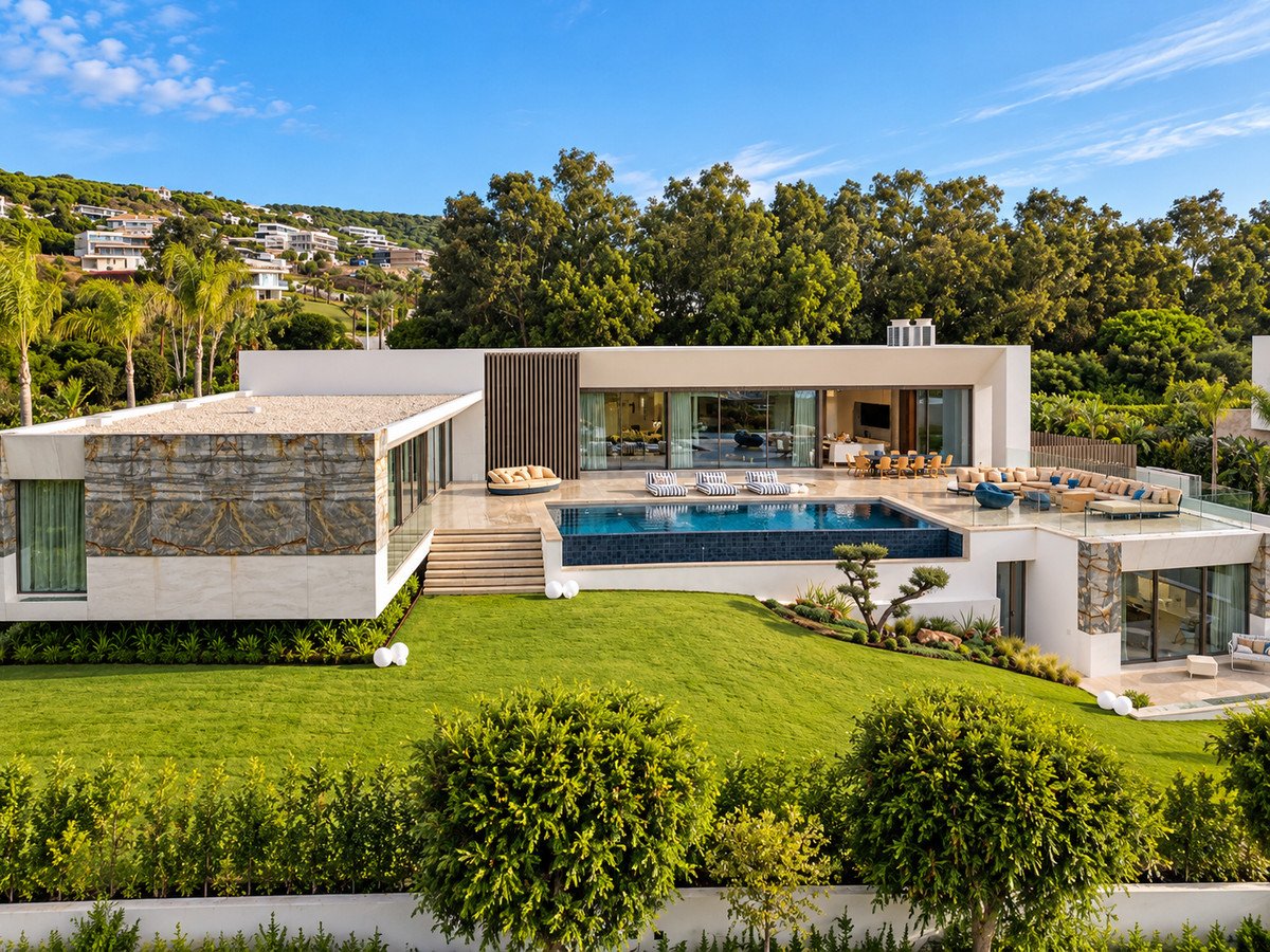 6 Bed Detached Villa in Sotogrande
