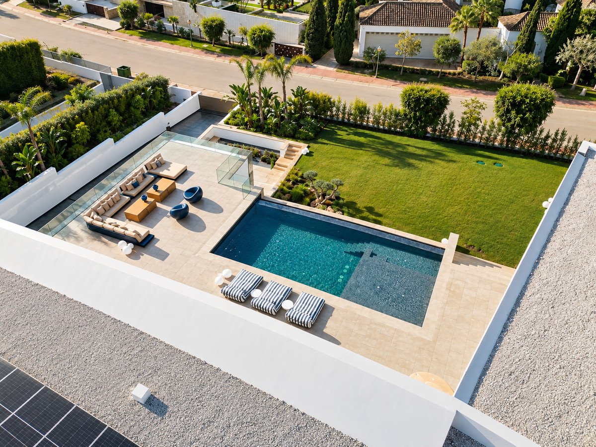 6 Bed Detached Villa in Sotogrande