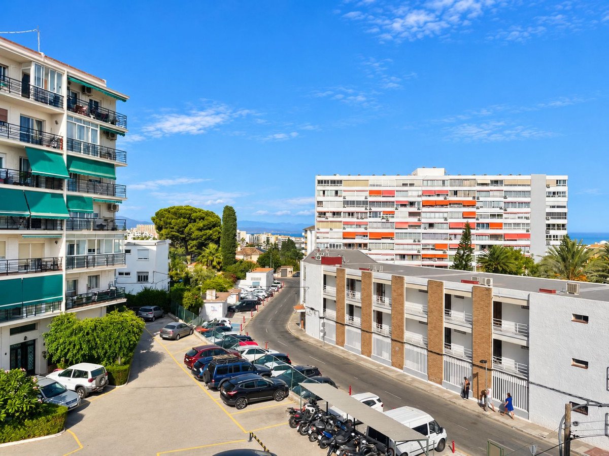 3 Bed Middle Floor Apartment in Benalmadena