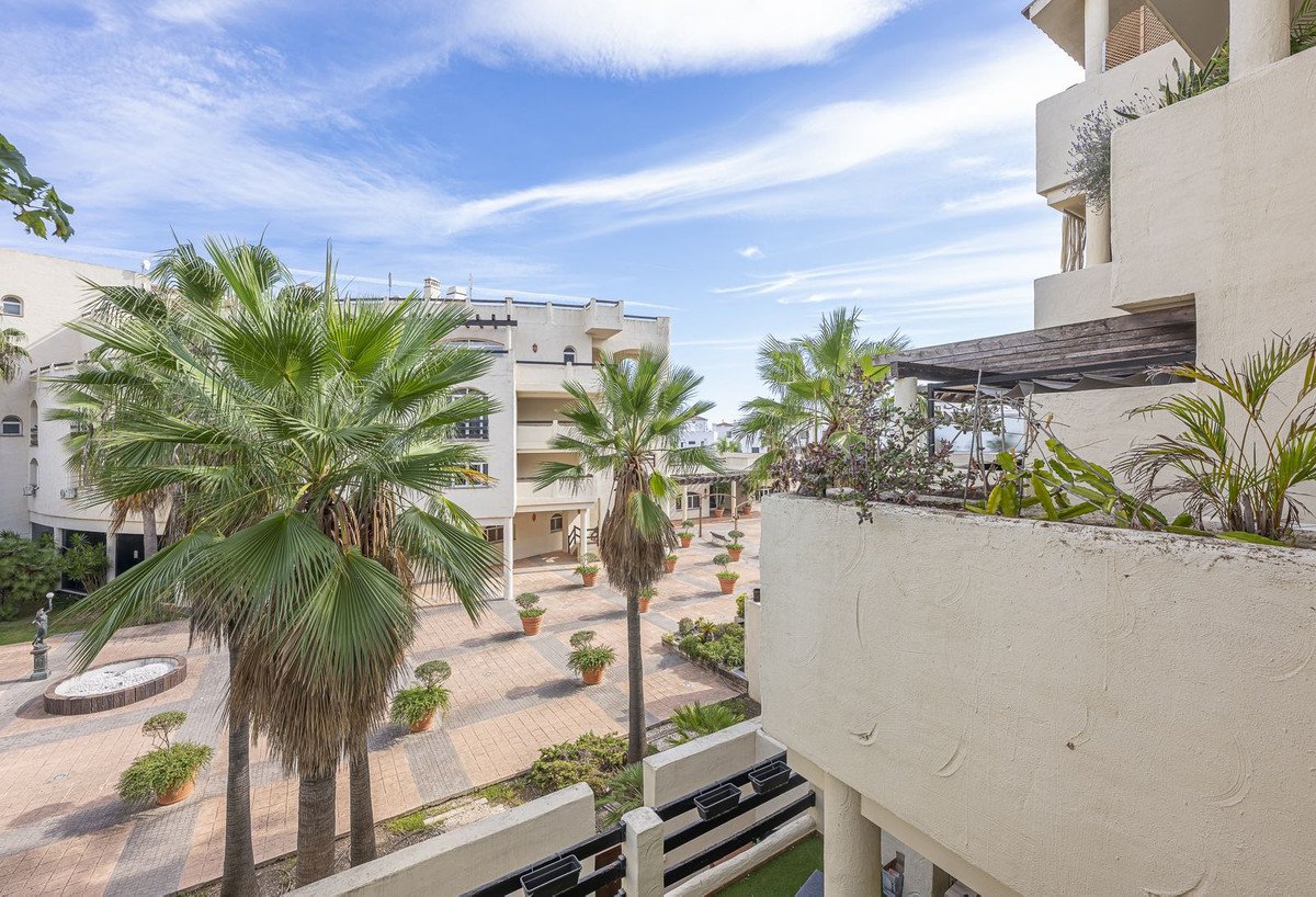 1 Bed Middle Floor Apartment in El Paraiso