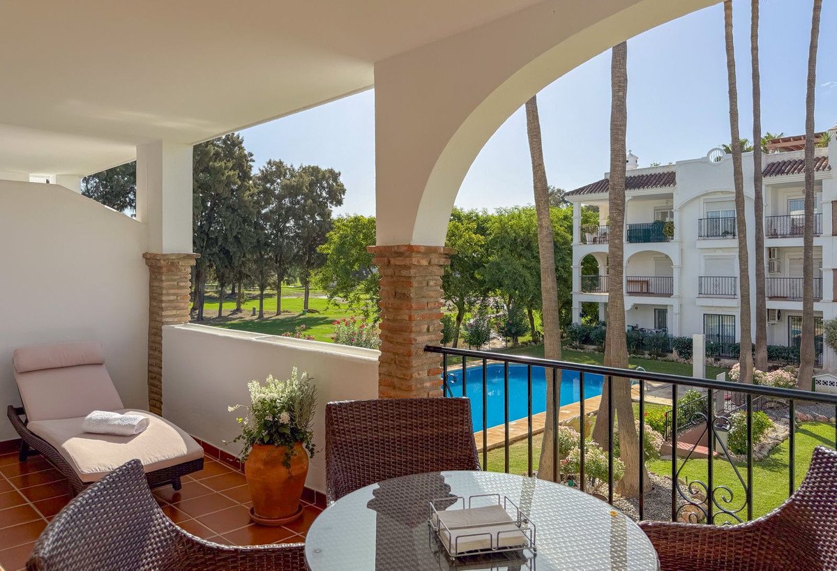 2 Bed Middle Floor Apartment in Mijas Golf