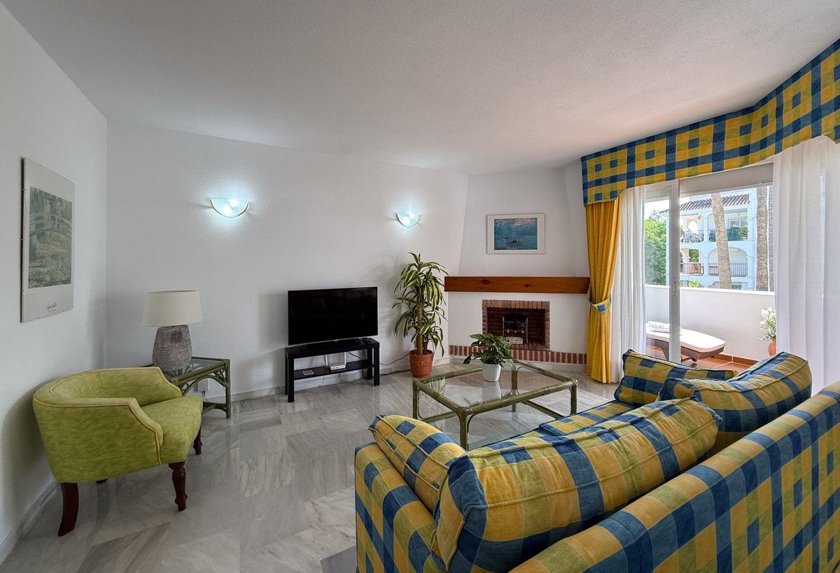 2 Bed Middle Floor Apartment in Mijas Golf