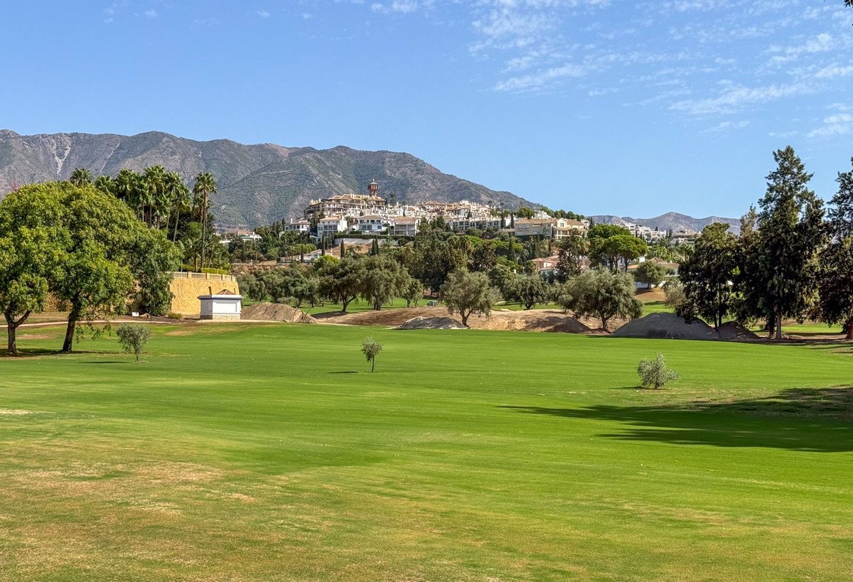 2 Bed Middle Floor Apartment in Mijas Golf
