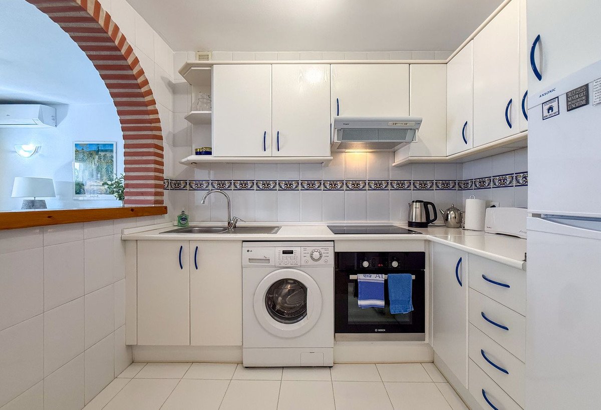 2 Bed Middle Floor Apartment in Mijas Golf
