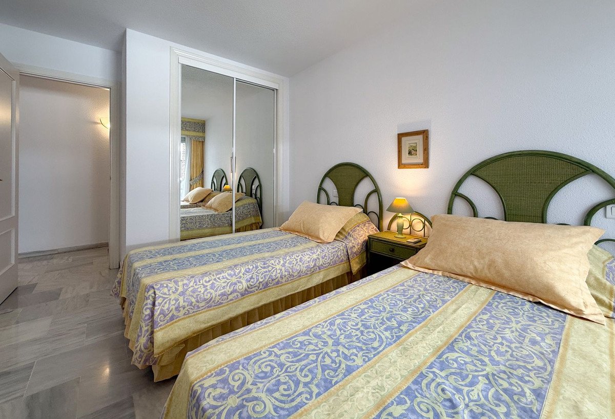 2 Bed Middle Floor Apartment in Mijas Golf