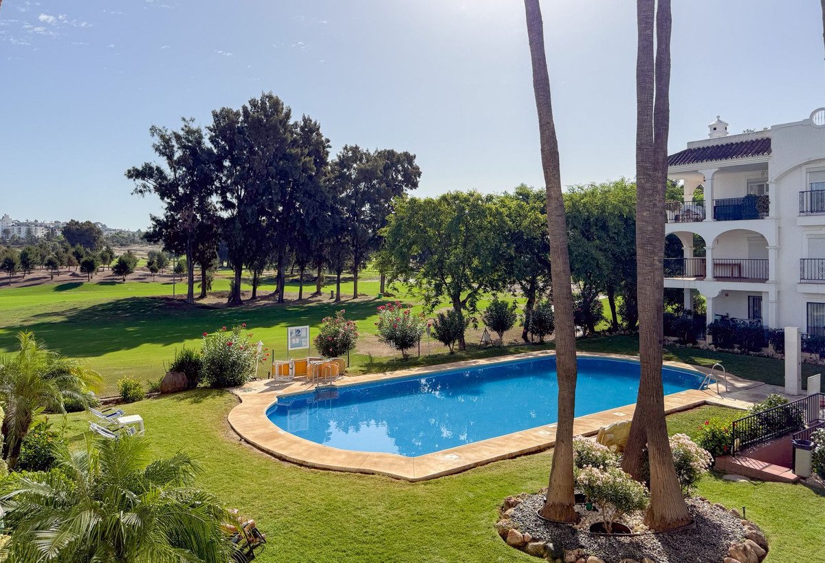 2 Bed Middle Floor Apartment in Mijas Golf