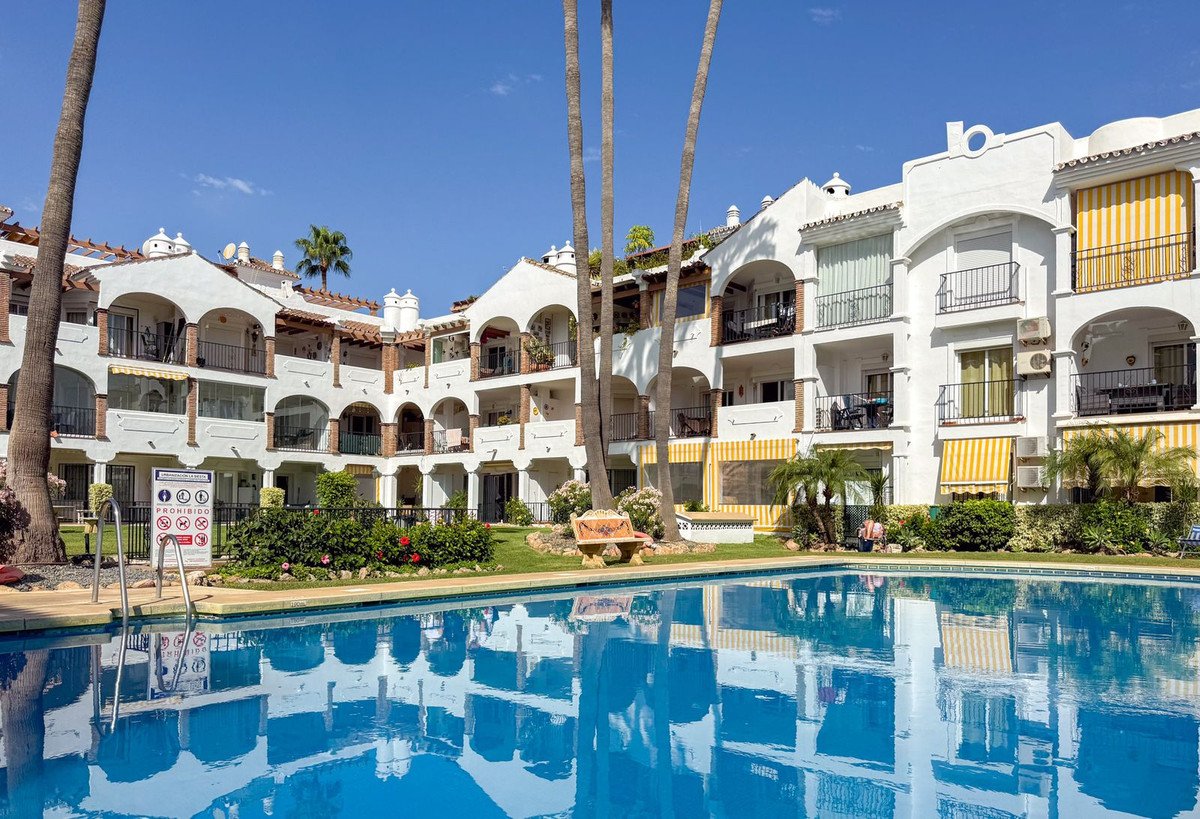 2 Bed Middle Floor Apartment in Mijas Golf