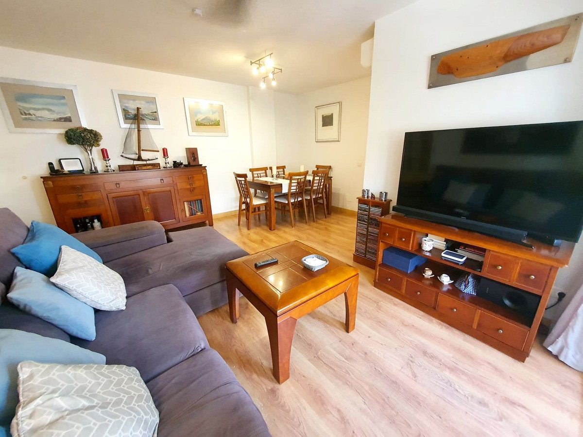 4 Bed Middle Floor Apartment in Torremolinos