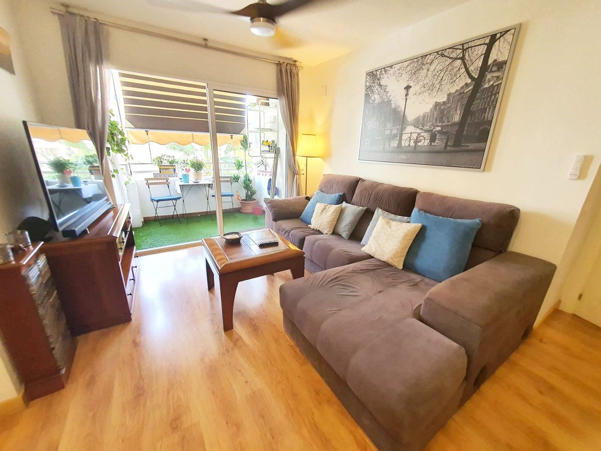 4 Bed Middle Floor Apartment in Torremolinos
