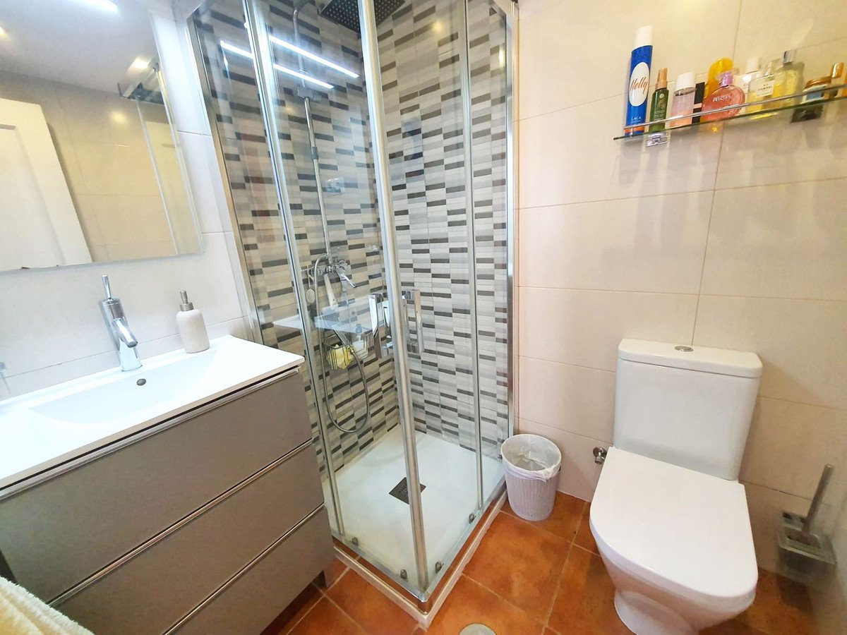 4 Bed Middle Floor Apartment in Torremolinos