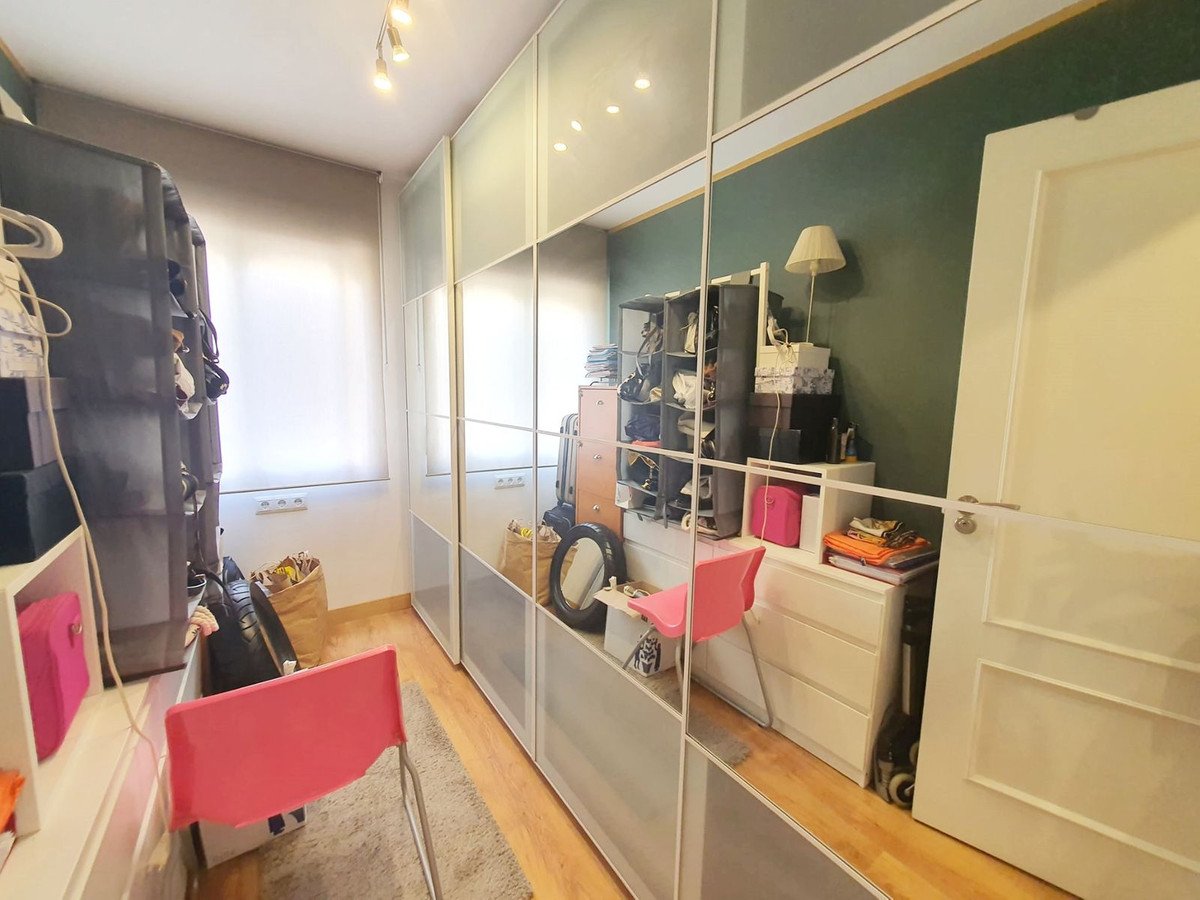 4 Bed Middle Floor Apartment in Torremolinos