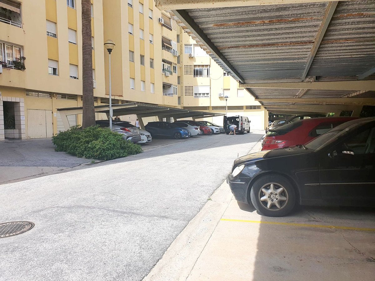 4 Bed Middle Floor Apartment in Torremolinos