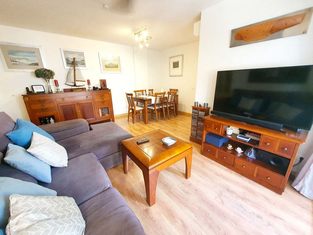 4 Bed Middle Floor Apartment in Torremolinos