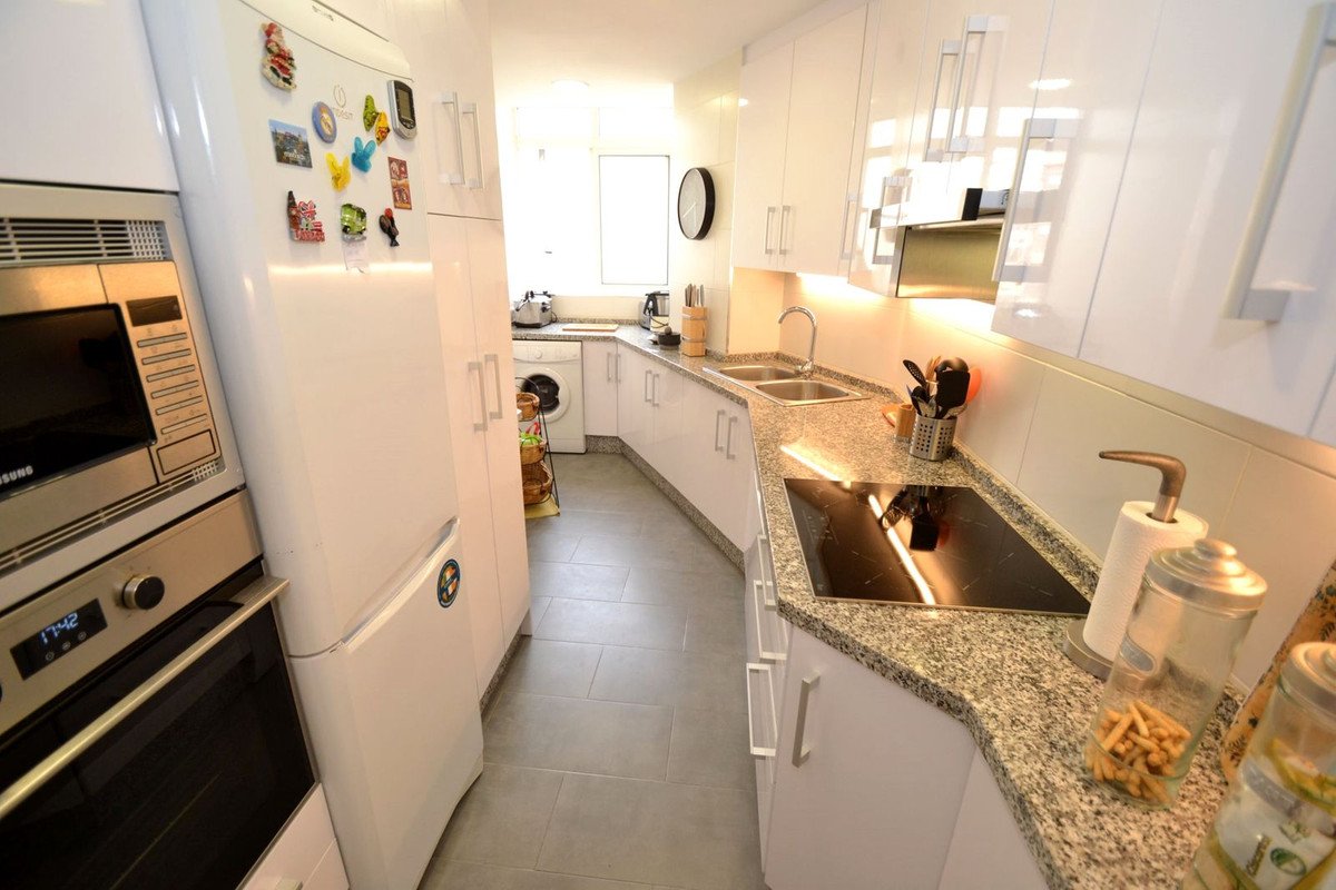 4 Bed Middle Floor Apartment in Torremolinos