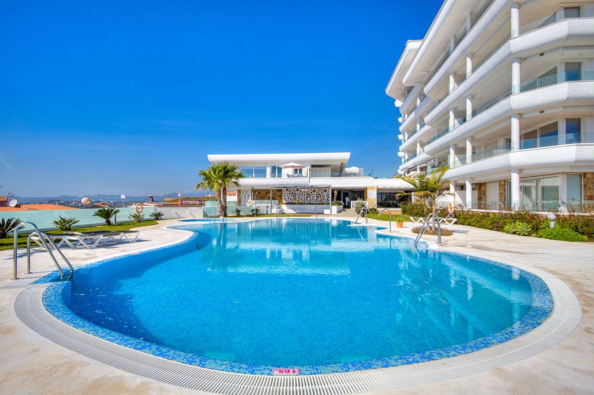 2 Bed Middle Floor Apartment in Torreblanca