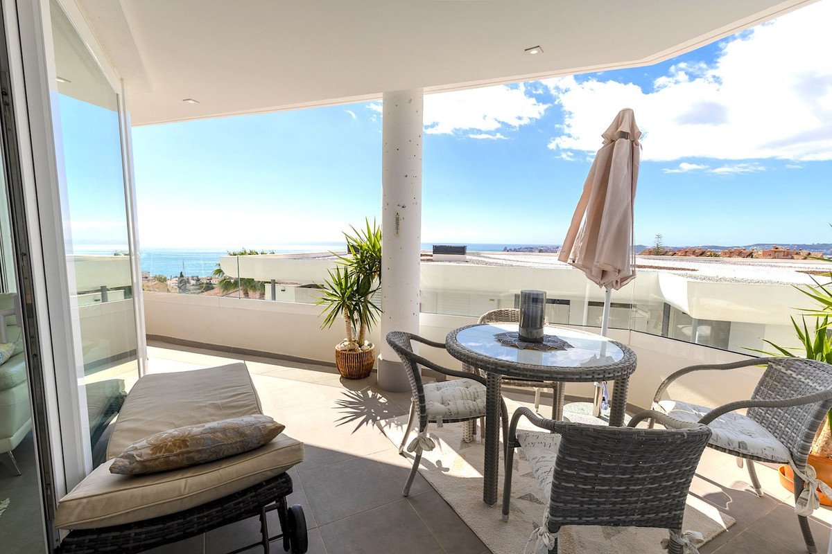 2 Bed Middle Floor Apartment in Torreblanca