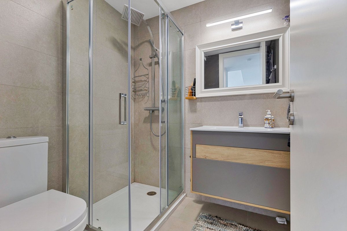 2 Bed Middle Floor Apartment in Torreblanca