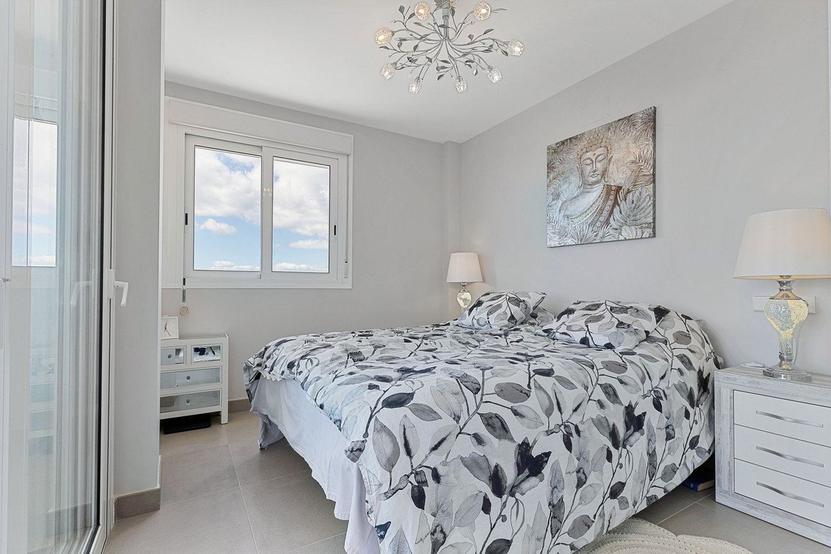 2 Bed Middle Floor Apartment in Torreblanca